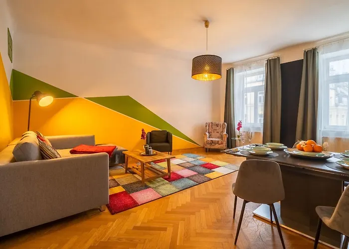 Apartment For 4 Near Naschmarkt, Karlskirche & U4 Metro Апартаменты Вена
