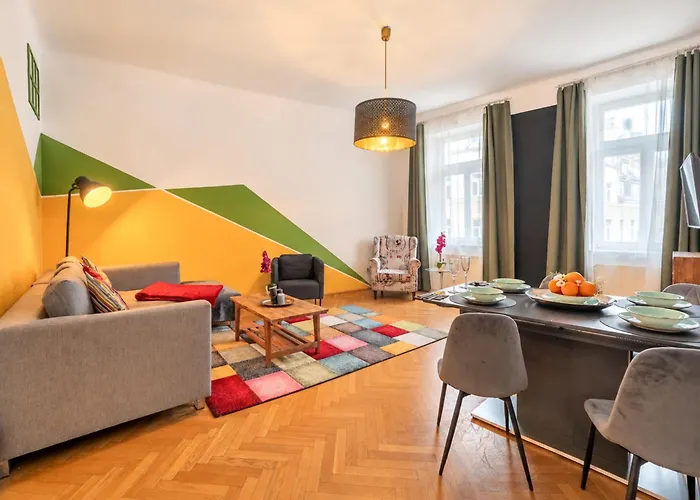 For 4 Near Naschmarkt, Karlskirche & U4 Metro *