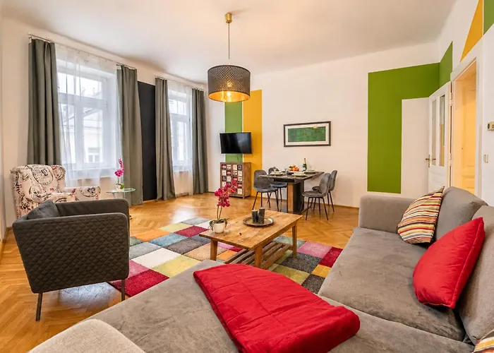 For 4 Near Naschmarkt, Karlskirche & U4 Metro
