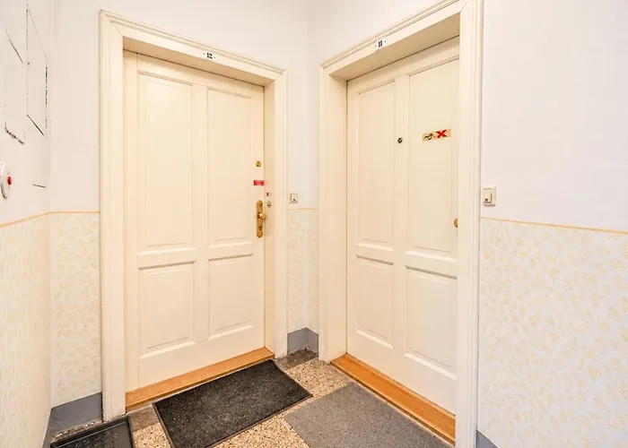 For 4 Near Naschmarkt, Karlskirche & U4 Metro